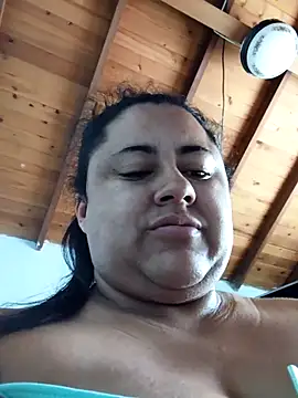 Snapshot of Monseratte21 chatting on 01-28-25, 04:41 Monseratte21 online show from 01-28-25, 04:41