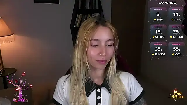 Saucy Jenn online show from 10-30-25, 05:09