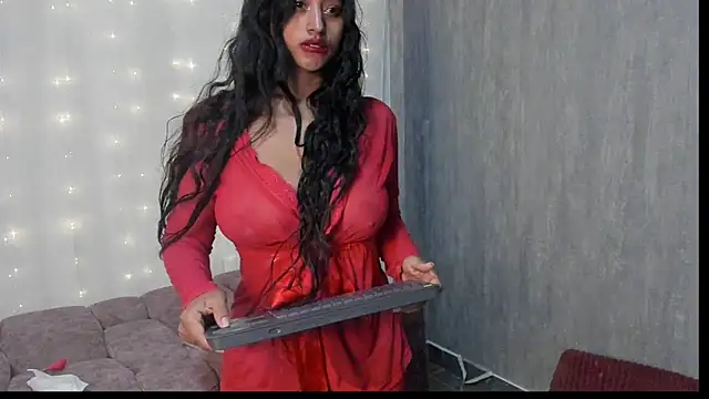 Snapshot of Valentinne_z chatting on 01-19-25, 11:56 Valentinne z online show from 01-19-25, 11:56