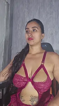 Snapshot of Valentinne_z chatting on 11-07-25, 10:32 Valentinne z online show from 11-07-25, 10:32