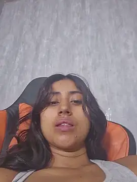 Snapshot of Valentinne_z chatting on 11-08-25, 02:06 Valentinne z online show from 11-08-25, 02:06