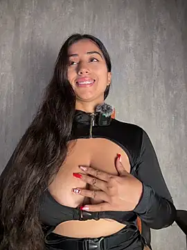 Snapshot of Valentinne_z chatting on 12-03-25, 11:58 Valentinne z online show from 12-03-25, 11:58