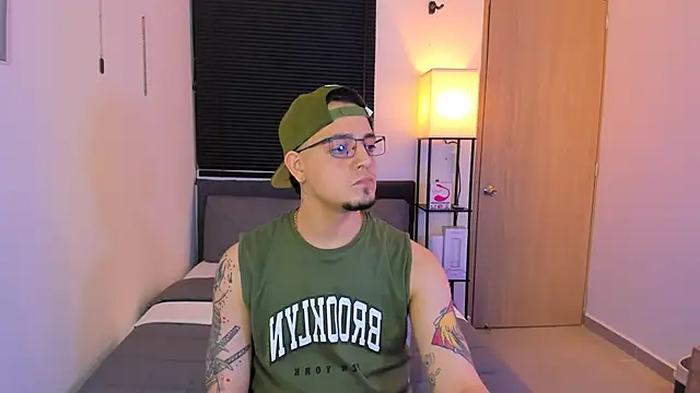 alejandro calderon1 online show from 04-28-26, 03:33