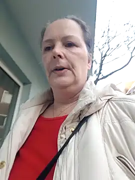 Snapshot of saharaheiss chatting on 01-10-25, 02:45 saharaheiss online show from 01-10-25, 02:45