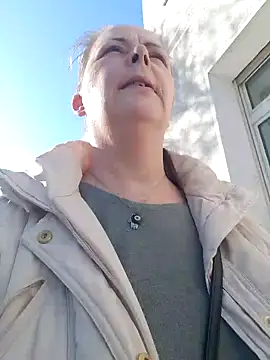 Snapshot of saharaheiss chatting on 03-03-25, 10:38 saharaheiss online show from 03-03-25, 10:38