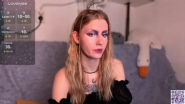 Chanel Gill online show from 10-26-25, 06:47