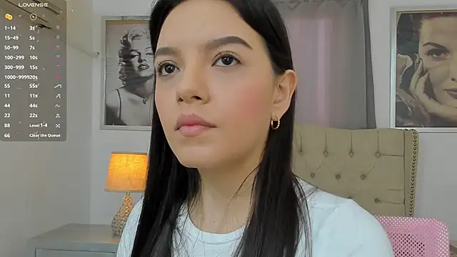 Snapshot of Beautyari_ chatting on 01-18-25, 12:04 Beautyari online show from 01-18-25, 12:04