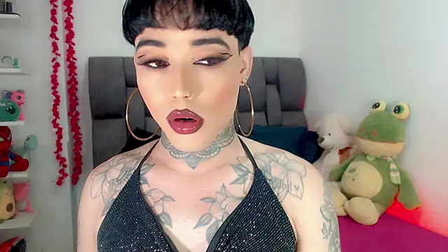 Snapshot of little_star_porn chatting on 02-05-26, 03:22 little star porn online show from 02-05-26, 03:22