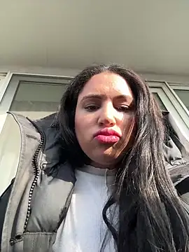 MeghanXO online show from 12-18-25, 03:18