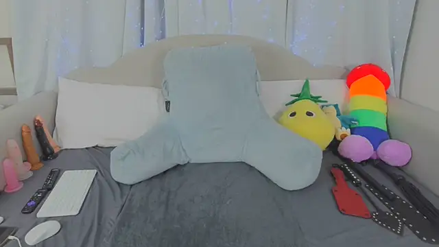 MeghanXO online show from 04-19-26, 06:10