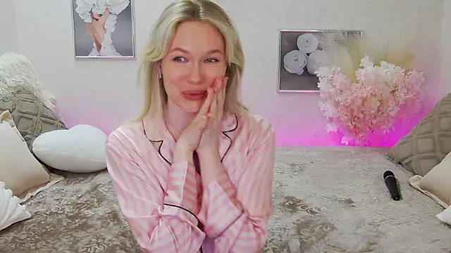 Snapshot of Veronika_Mitchel chatting on 03-21-25, 12:29 Veronika Mitchel online show from 03-21-25, 12:29