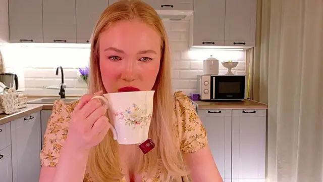 Snapshot of Veronika_Mitchel chatting on 04-07-26, 04:18 Veronika Mitchel online show from 04-07-26, 04:18