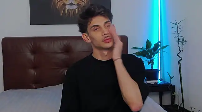 Snapshot of DanielCrush1 chatting on 03-16-25, 01:17 DanielCrush1 online show from 03-16-25, 01:17