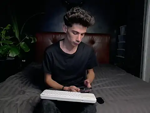 Snapshot of DanielCrush1 chatting on 10-01-25, 05:30 DanielCrush1 online show from 10-01-25, 05:30