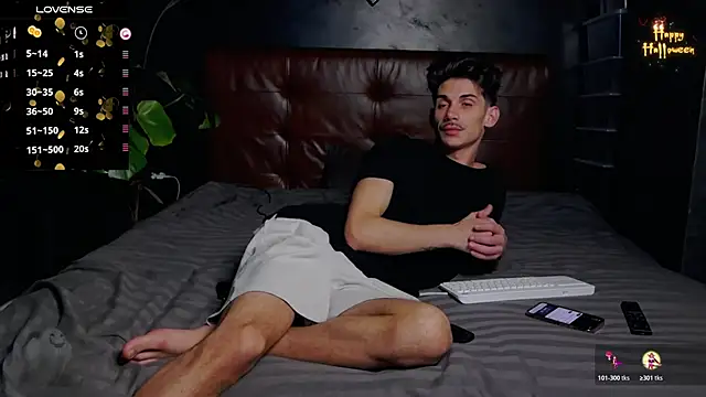 Snapshot of DanielCrush1 chatting on 10-30-25, 07:43 DanielCrush1 online show from 10-30-25, 07:43