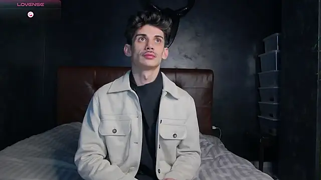 Snapshot of DanielCrush1 chatting on 01-06-26, 07:06 DanielCrush1 online show from 01-06-26, 07:06