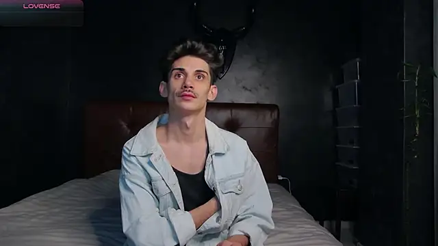 Snapshot of DanielCrush1 chatting on 01-07-26, 05:15 DanielCrush1 online show from 01-07-26, 05:15