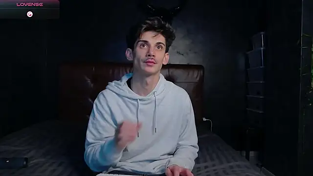 Snapshot of DanielCrush1 chatting on 01-13-26, 07:08 DanielCrush1 online show from 01-13-26, 07:08