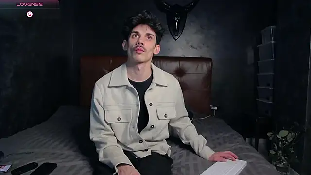 Snapshot of DanielCrush1 chatting on 02-23-26, 08:17 DanielCrush1 online show from 02-23-26, 08:17