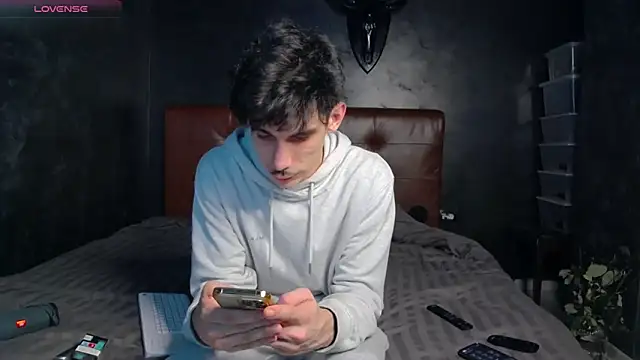 Snapshot of DanielCrush1 chatting on 02-24-26, 07:01 DanielCrush1 online show from 02-24-26, 07:01