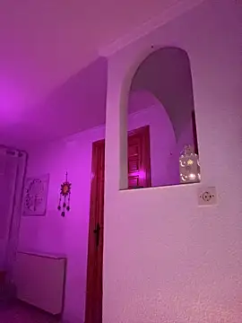 KarlaLuar  online show from 04-14-26, 09:32