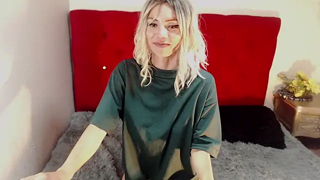 Snapshot of IvyBlueFabray chatting on 02-13-25, 10:12 IvyBlueFabray online show from 02-13-25, 10:12