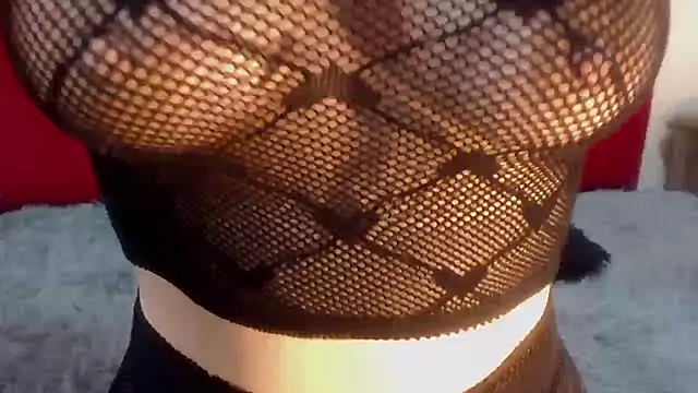 Snapshot of IvyBlueFabray chatting on 02-14-25, 08:10 IvyBlueFabray online show from 02-14-25, 08:10