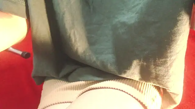 Snapshot of IvyBlueFabray chatting on 02-25-25, 06:58 IvyBlueFabray online show from 02-25-25, 06:58