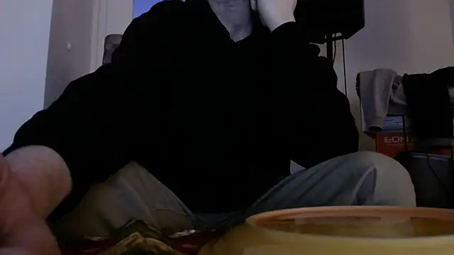 Snapshot of Cordt27 chatting on 11-30-25, 05:17 Cordt27 online show from 11-30-25, 05:17