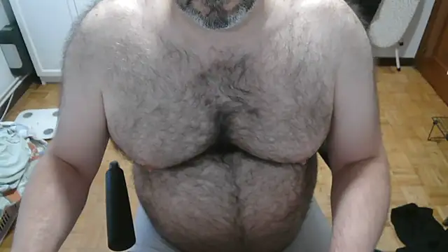 mikeyhotbear online show from 06-16-26, 05:21
