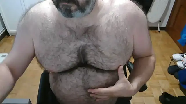 mikeyhotbear online show from 07-14-26, 05:12
