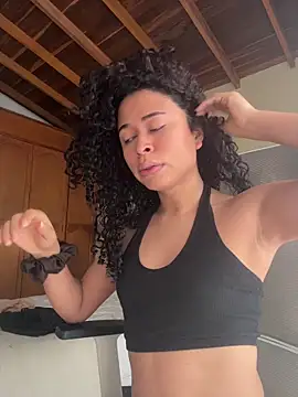 GabriSaenz online show from 02-21-26, 01:56