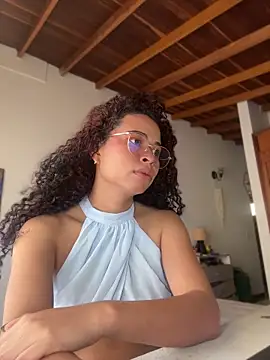 GabriSaenz online show from 05-20-26, 01:28