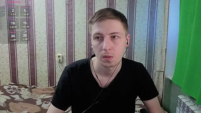 Snapshot of darienlarge chatting on 06-07-26, 03:10 darienlarge online show from 06-07-26, 03:10