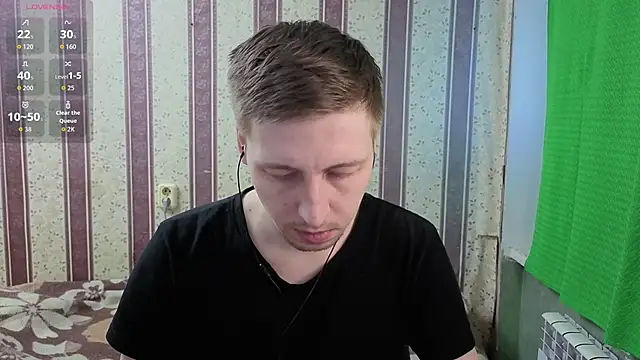 Snapshot of darienlarge chatting on 06-08-26, 02:12 darienlarge online show from 06-08-26, 02:12