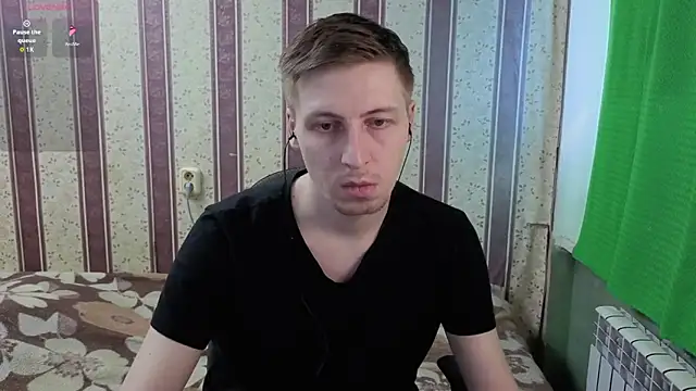 Snapshot of darienlarge chatting on 06-08-26, 03:45 darienlarge online show from 06-08-26, 03:45