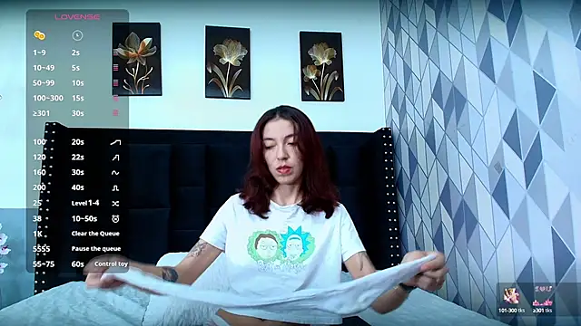 Snapshot of skinnyandcute chatting on 02-02-25, 07:35 skinnyandcute online show from 02-02-25, 07:35