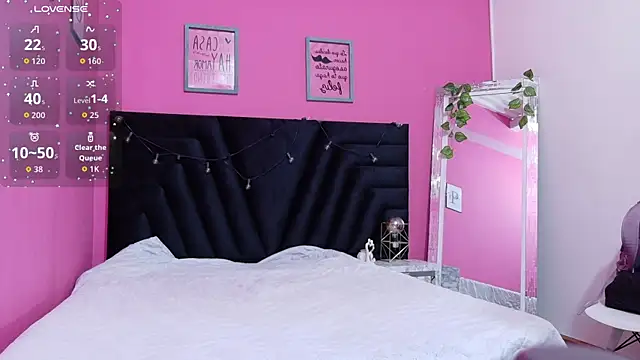 Snapshot of skinnyandcute chatting on 09-12-25, 07:58 skinnyandcute online show from 09-12-25, 07:58