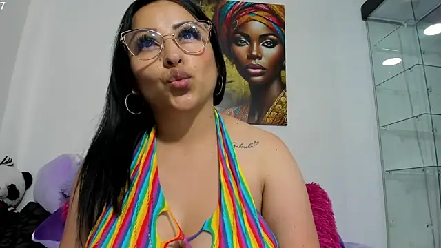 Snapshot of Emiily_88 chatting on 02-11-25, 10:07 Emiily 88 online show from 02-11-25, 10:07
