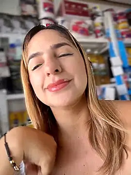 sammyqueenx21 online show from 12-15-25, 01:37