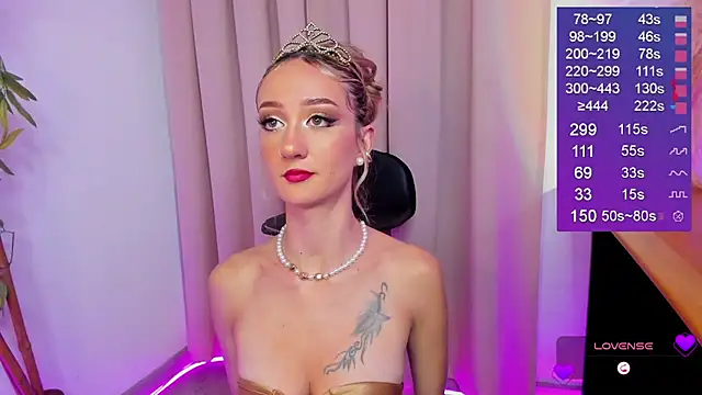 Snapshot of Bella-White chatting on 10-08-25, 06:49 Bella-White online show from 10-08-25, 06:49