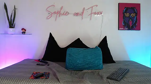 SophieFoxx17 online show from 11-04-25, 01:54