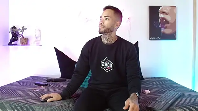 SophieFoxx17 online show from 04-23-26, 12:04