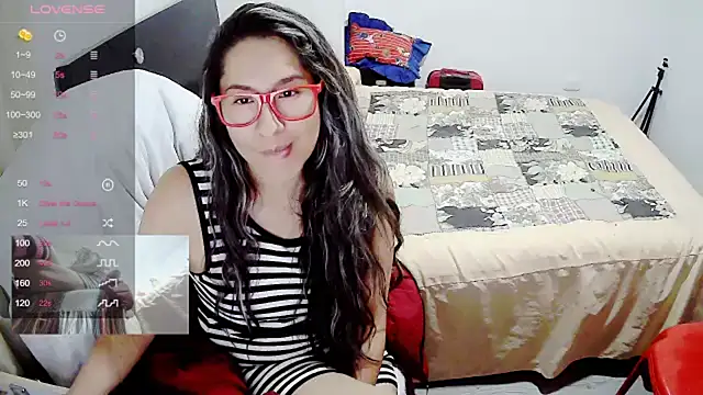 Snapshot of malishka18 chatting on 03-08-25, 01:39 malishka18 online show from 03-08-25, 01:39