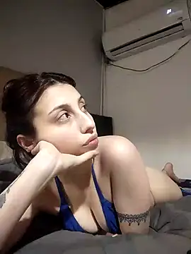 Snapshot of camilabunnyxxx chatting on 01-15-25, 03:22 camilabunnyxxx online show from 01-15-25, 03:22