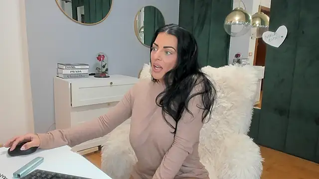 ElisaBaxter online show from 11-02-25, 06:05