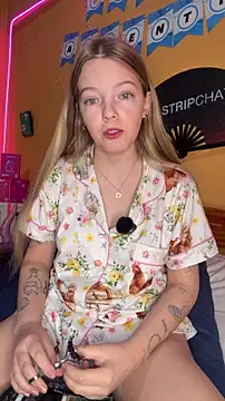 Snapshot of -veranito- chatting on 06-14-26, 03:08 -veranito- online show from 06-14-26, 03:08