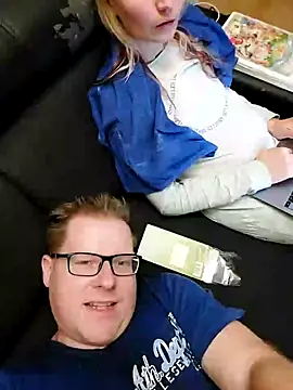 Snapshot of AnnualSunrise chatting on 01-16-25, 06:59 AnnualSunrise online show from 01-16-25, 06:59