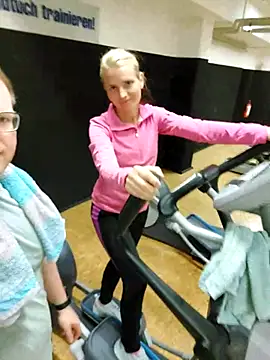 Snapshot of AnnualSunrise chatting on 03-23-25, 12:36 AnnualSunrise online show from 03-23-25, 12:36