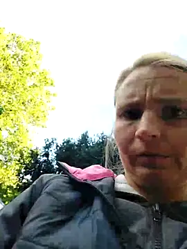 Snapshot of AnnualSunrise chatting on 09-12-25, 04:18 AnnualSunrise online show from 09-12-25, 04:18